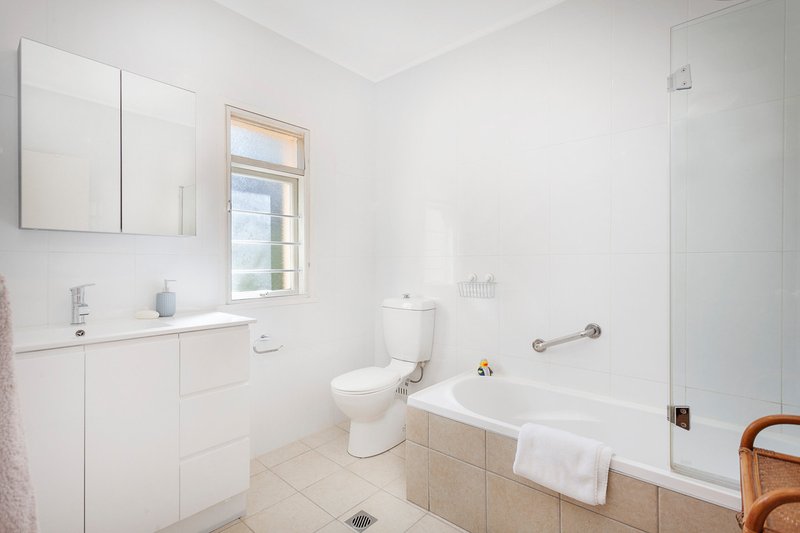 Photo - 22 Fishburn Street, Red Hill ACT 2603 - Image 3