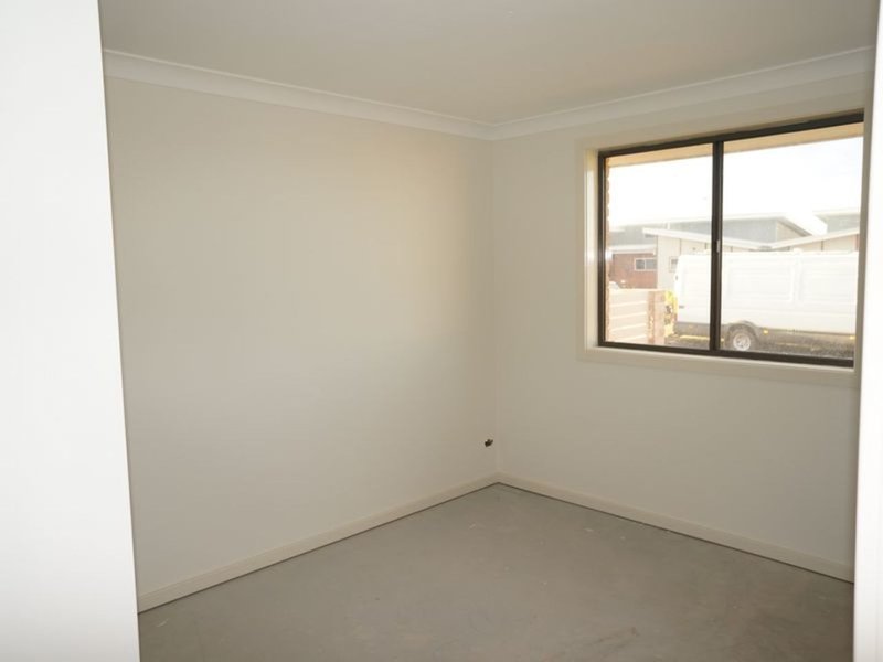 Photo - 2/2 Flagtail Avenue, Old Bar NSW 2430 - Image 7