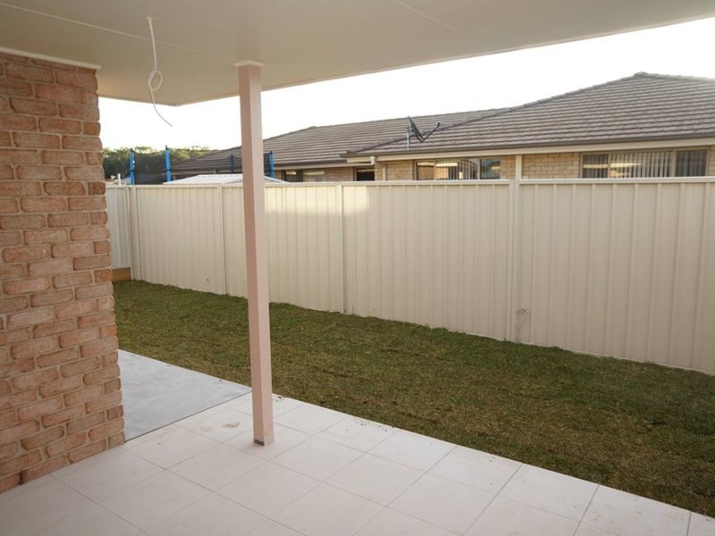 Photo - 2/2 Flagtail Avenue, Old Bar NSW 2430 - Image 9