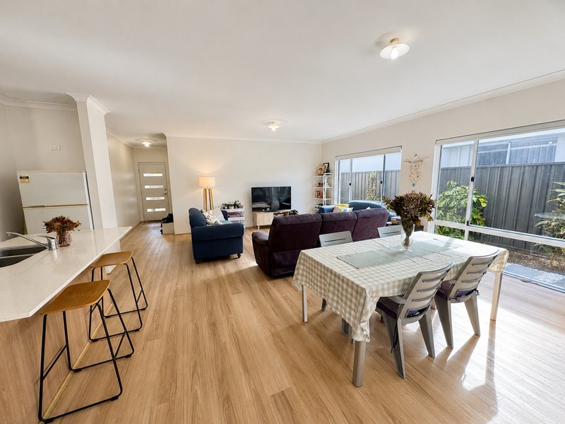Photo - 22 Fleetwood Loop, Dunsborough WA 6281 - Image 4