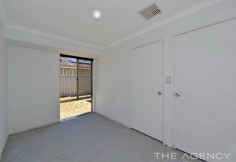 Photo - 22 Floribunda Avenue, Halls Head WA 6210 - Image 11