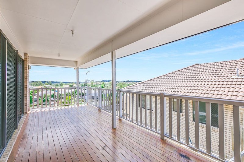Photo - 22 Fontanna Way, Springfield Lakes QLD 4300 - Image 3