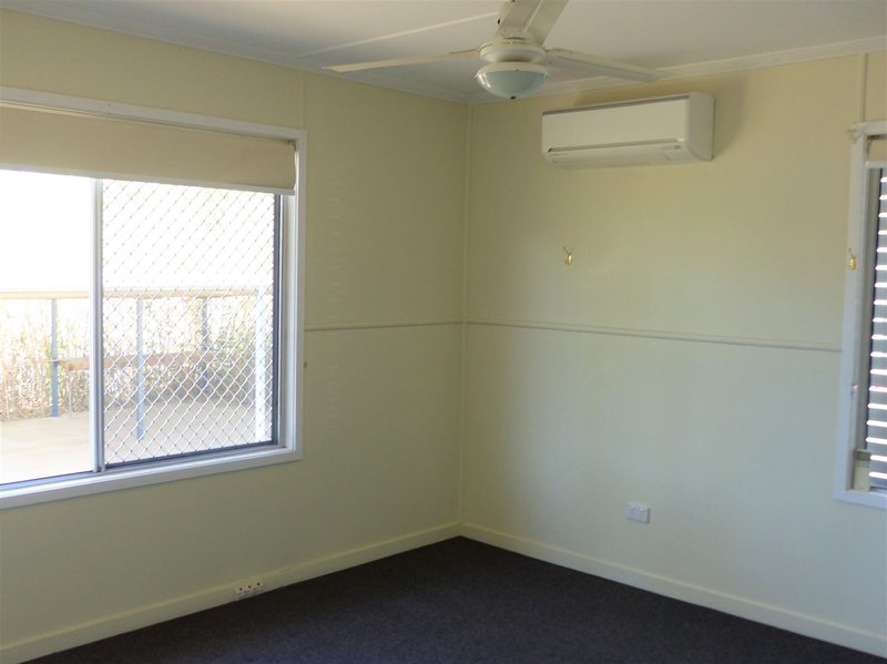 Photo - 22 Foot Street, Roma QLD 4455 - Image 7