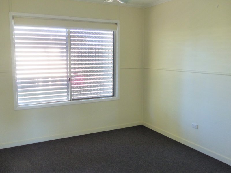 Photo - 22 Foott Street, Roma QLD 4455 - Image 7