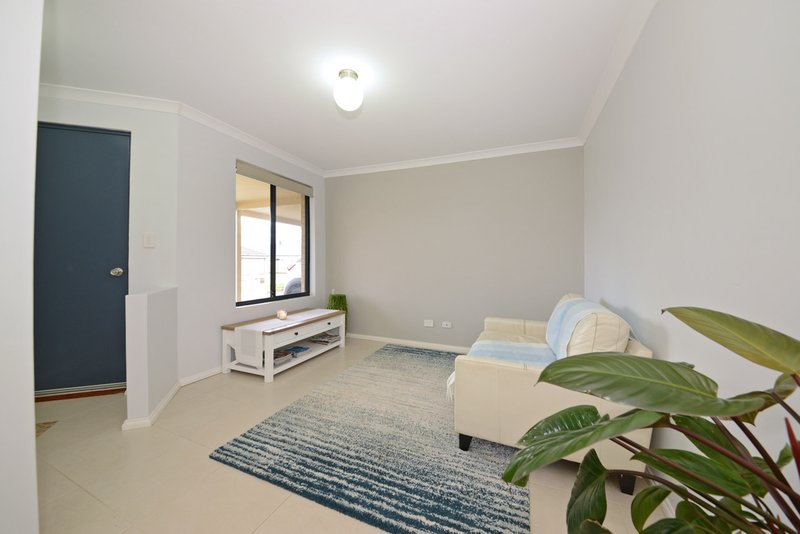 Photo - 22 Fordham Avenue, Clarkson WA 6030 - Image 2