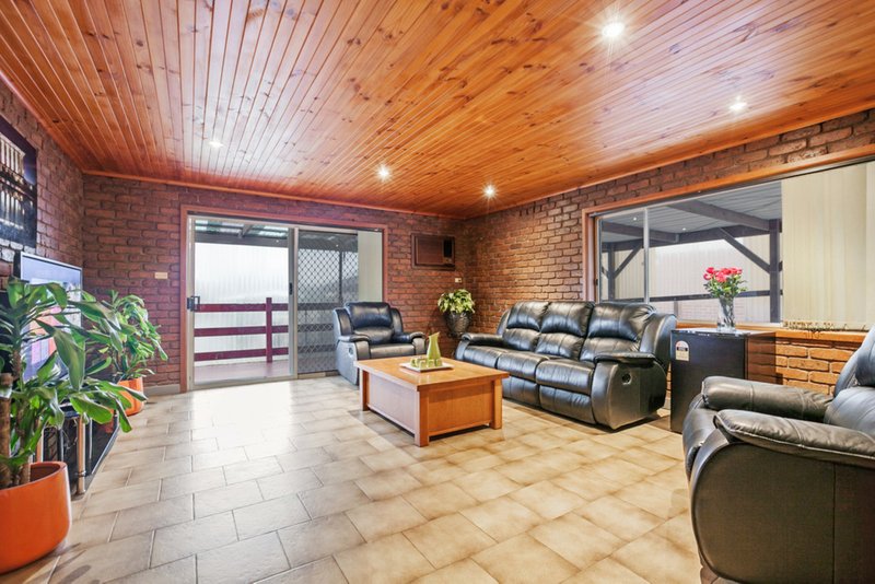 Photo - 22 Fordham Road, Reservoir VIC 3073 - Image 3