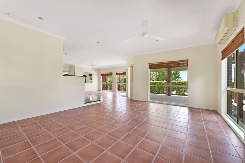 Photo - 22 Fordington Way, Murrumba Downs QLD 4503 - Image 4