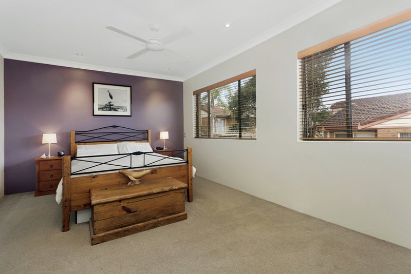 Photo - 2/2 Forest Road, Warriewood NSW 2102 - Image 4