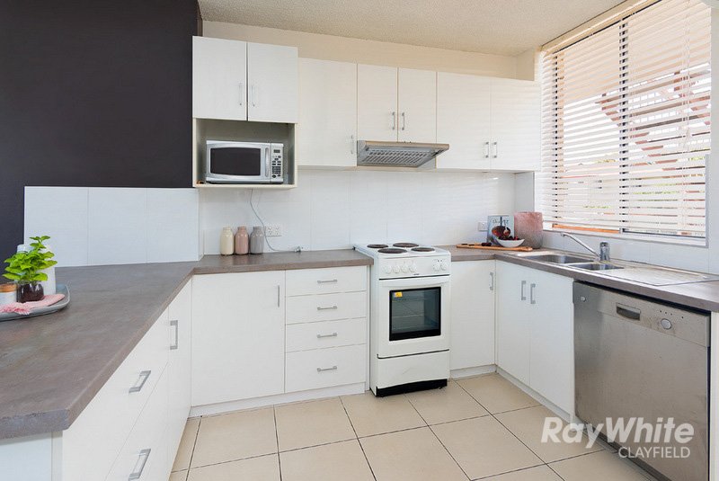 Photo - 2/2 Franz Road, Clayfield QLD 4011 - Image 4