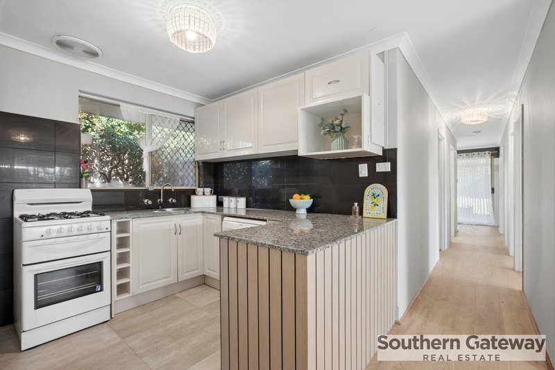 Photo - 22 Garrett Corner, Parmelia WA 6167 - Image 4