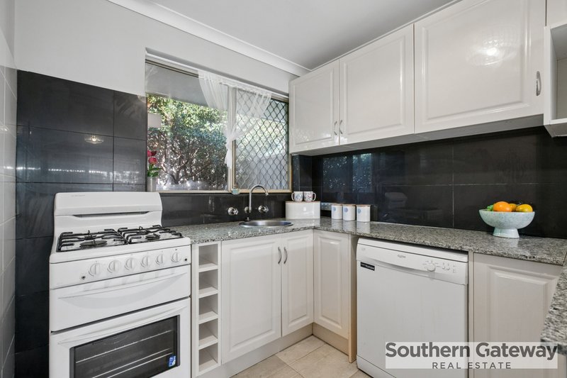 Photo - 22 Garrett Corner, Parmelia WA 6167 - Image 5