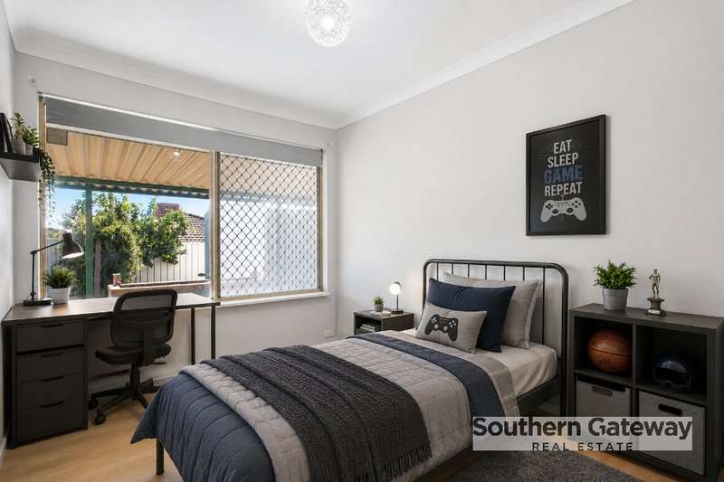 Photo - 22 Garrett Corner, Parmelia WA 6167 - Image 11