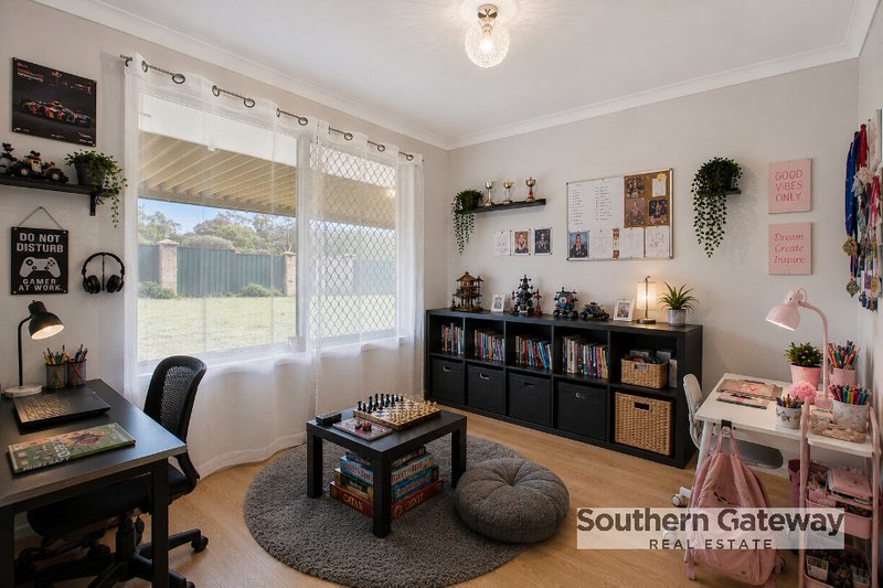 Photo - 22 Garrett Corner, Parmelia WA 6167 - Image 12