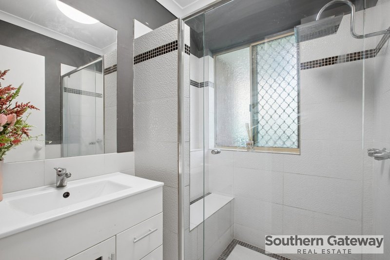 Photo - 22 Garrett Corner, Parmelia WA 6167 - Image 14
