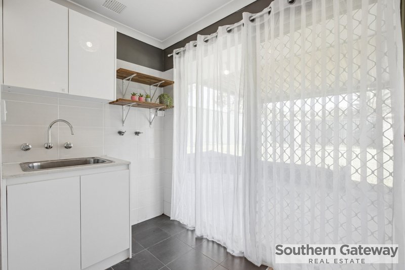 Photo - 22 Garrett Corner, Parmelia WA 6167 - Image 15