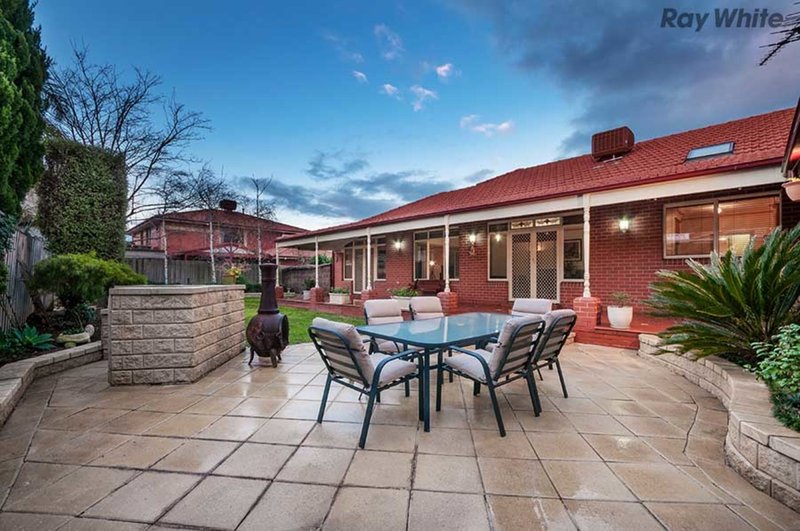 Photo - 22 Glenbruar Drive, Hillside VIC 3037 - Image 10