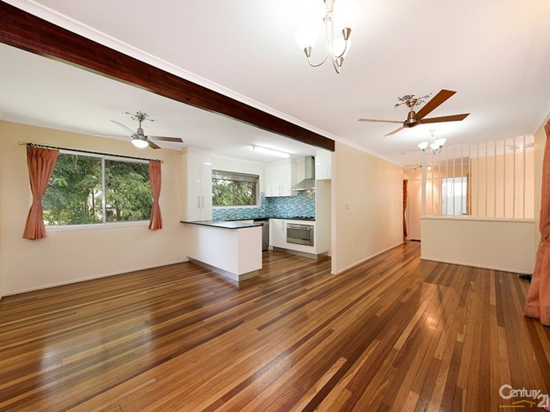 Photo - 22 Glenlyn Street, Wynnum West QLD 4178 - Image 3