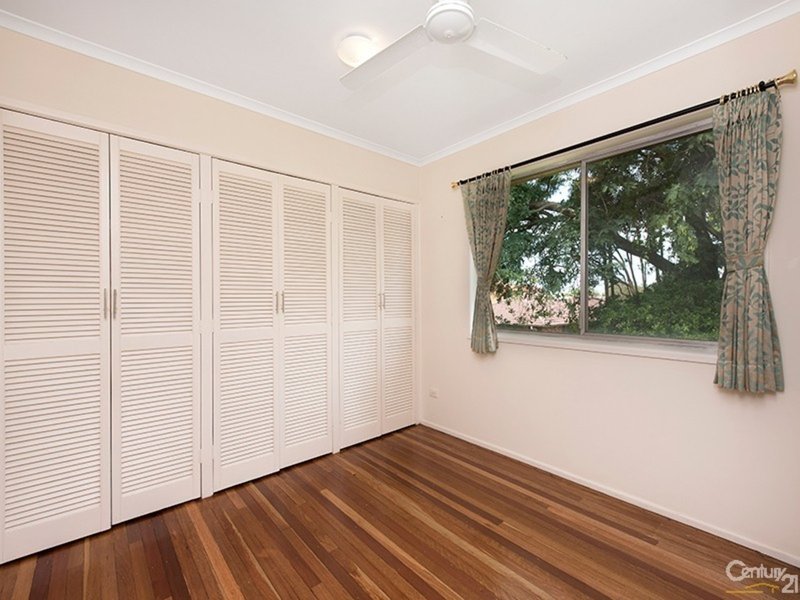 Photo - 22 Glenlyn Street, Wynnum West QLD 4178 - Image 5