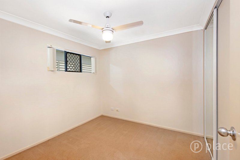 Photo - 2/2 Goring Street, Coorparoo QLD 4151 - Image 10