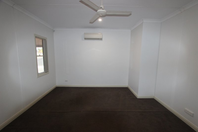 Photo - 22 Goshawk Circle, Nickol WA 6714 - Image 2