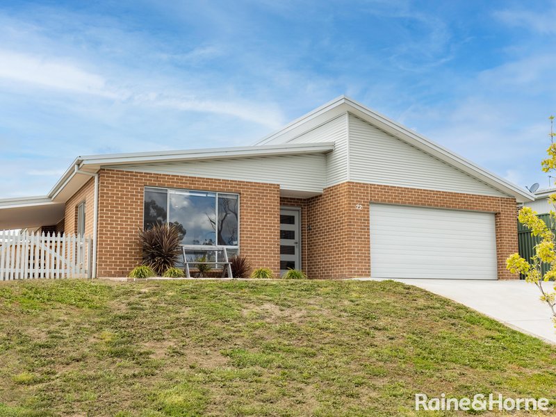 22 Governors Parade, Windradyne NSW 2795