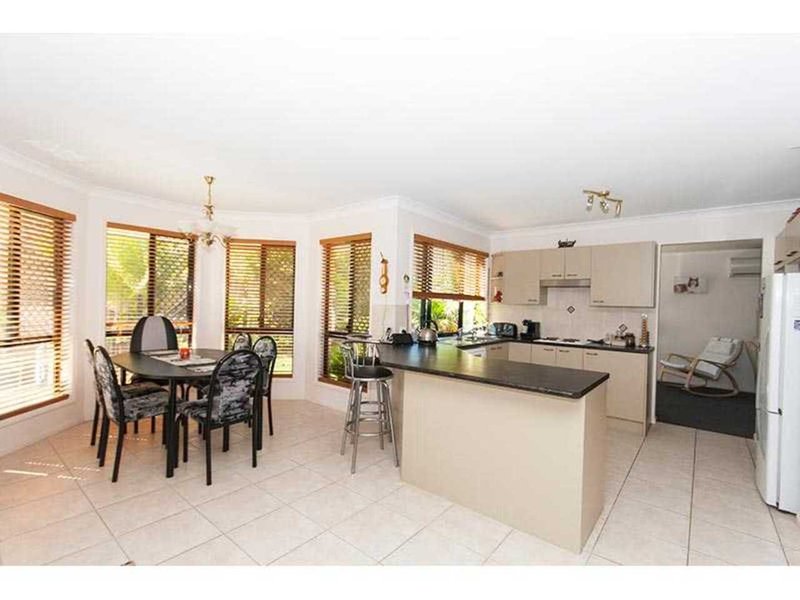 Photo - 22 Govett Street, Pacific Pines QLD 4211 - Image 7