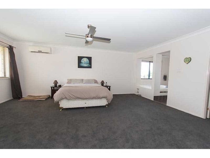 Photo - 22 Govett Street, Pacific Pines QLD 4211 - Image 11