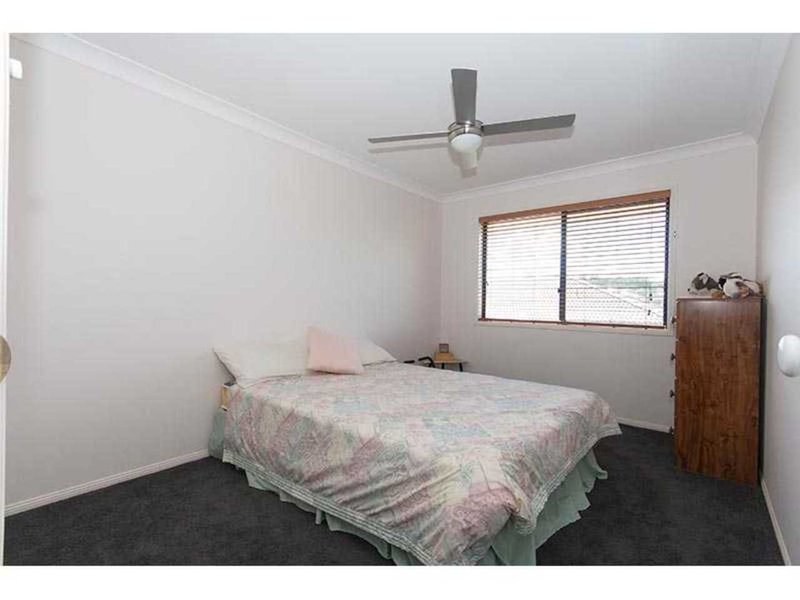 Photo - 22 Govett Street, Pacific Pines QLD 4211 - Image 14