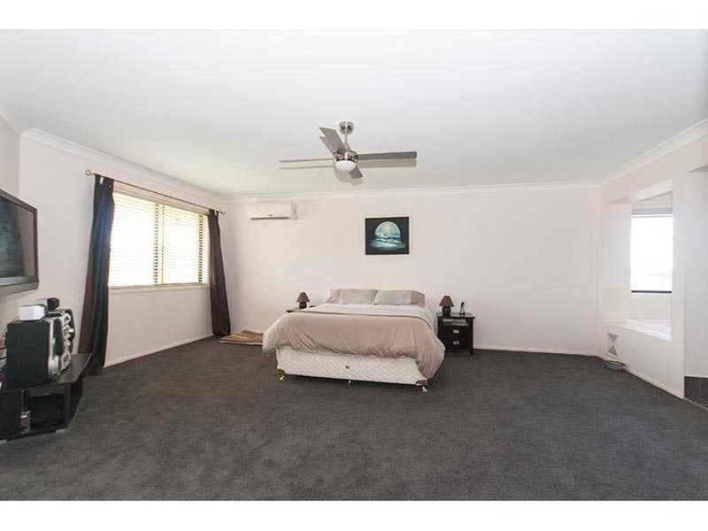 Photo - 22 Govett Street, Pacific Pines QLD 4211 - Image 9