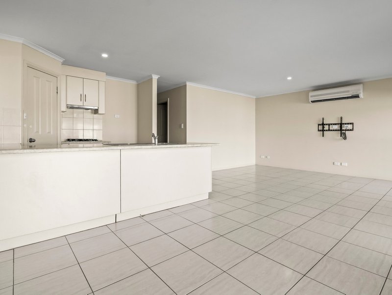 Photo - 22 Graeber Road, Smithfield SA 5114 - Image 4