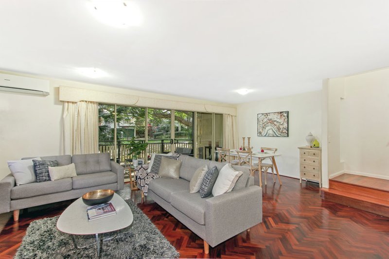 Photo - 22 Gramere Avenue, Ashgrove QLD 4060 - Image 3