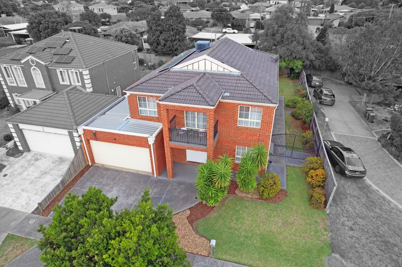 Photo - 22 Grandiflora Grove, Bundoora VIC 3083 - Image 2