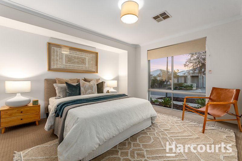 Photo - 22 Grasswren Way, Alkimos WA 6038 - Image 4