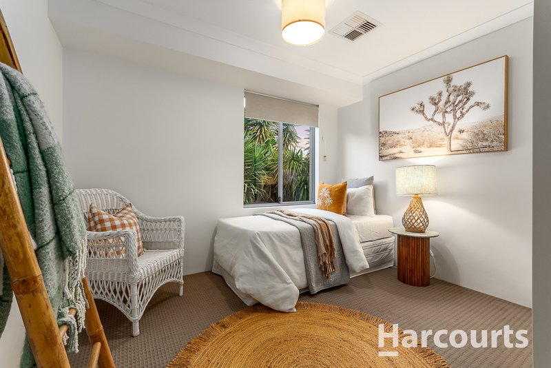 Photo - 22 Grasswren Way, Alkimos WA 6038 - Image 9