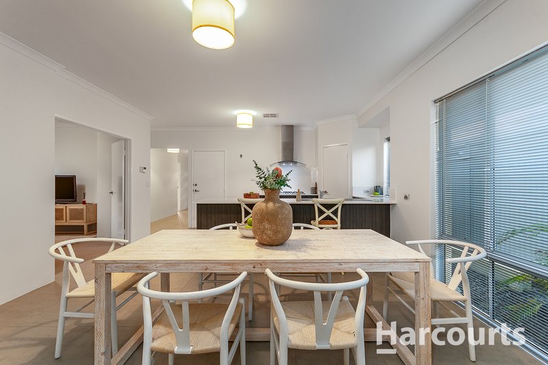 Photo - 22 Grasswren Way, Alkimos WA 6038 - Image 18