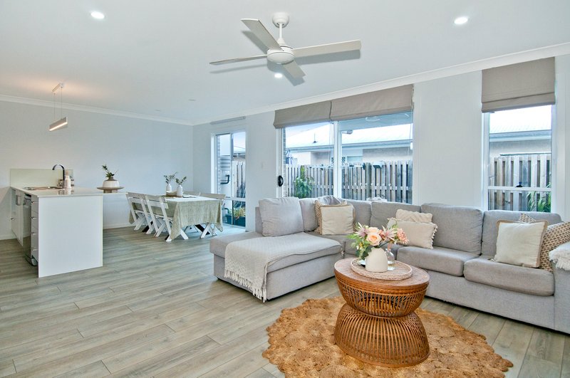 Photo - 2/2 Gray Street, Beenleigh QLD 4207 - Image 2