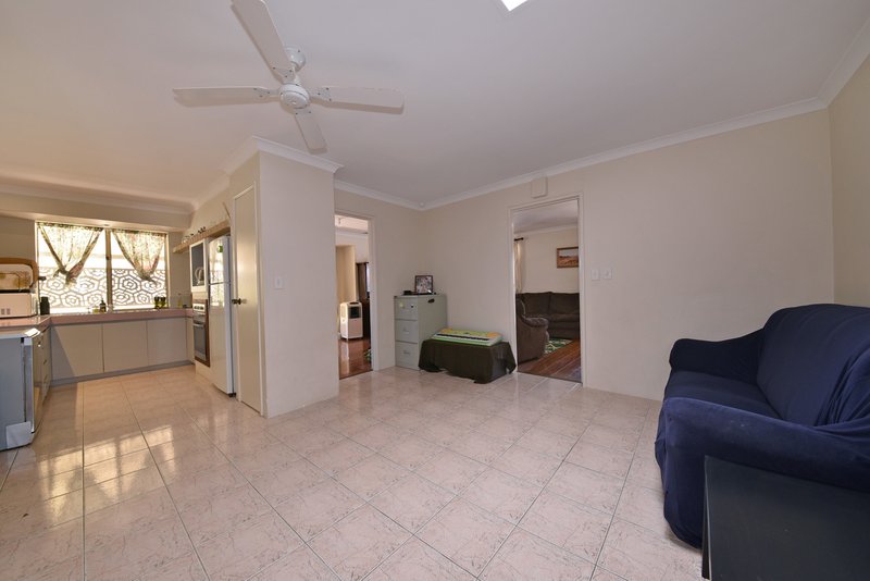 Photo - 22 Greyhound Drive, Merriwa WA 6030 - Image 5