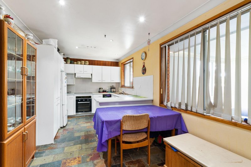 Photo - 22 Grieve Crescent, Milperra NSW 2214 - Image 5