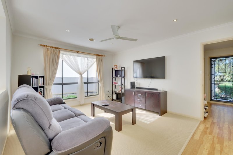 Photo - 22 Gunyan Place, Ngunnawal ACT 2913 - Image 2