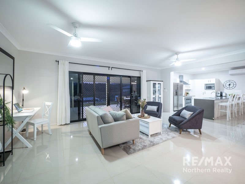 Photo - 22 Hacker Rd , Cashmere QLD 4500 - Image 11