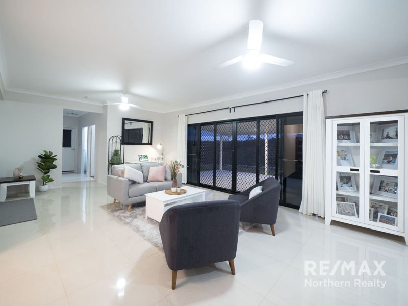 Photo - 22 Hacker Rd , Cashmere QLD 4500 - Image 12