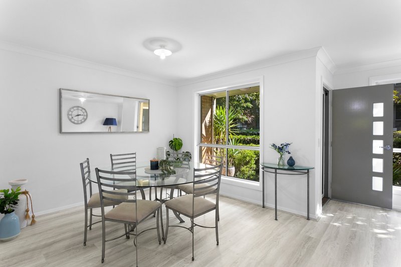 Photo - 22 Hadlow Avenue, Glenfield NSW 2167 - Image 2