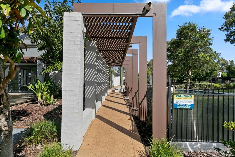 Photo - 22 Hadlow Avenue, Glenfield NSW 2167 - Image 14