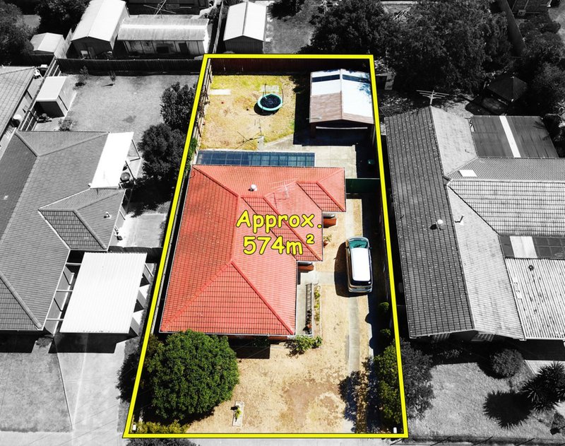 Photo - 22 Hafey Crescent, Hoppers Crossing VIC 3029 - Image 3