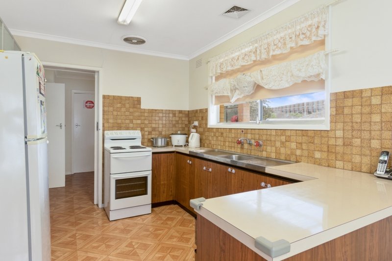 Photo - 22 Hafey Crescent, Hoppers Crossing VIC 3029 - Image 8