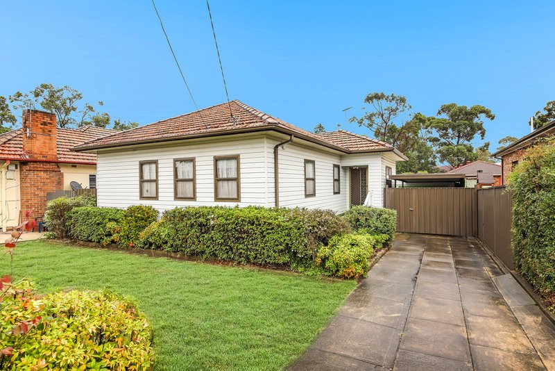 22 Harcourt Avenue, East Hills NSW 2213