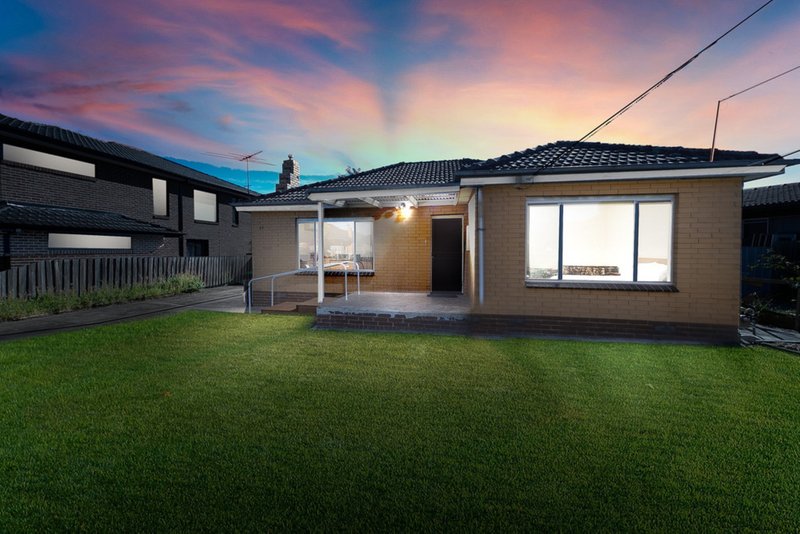 Photo - 22 Haresta Avenue, Dandenong VIC 3175 - Image 2