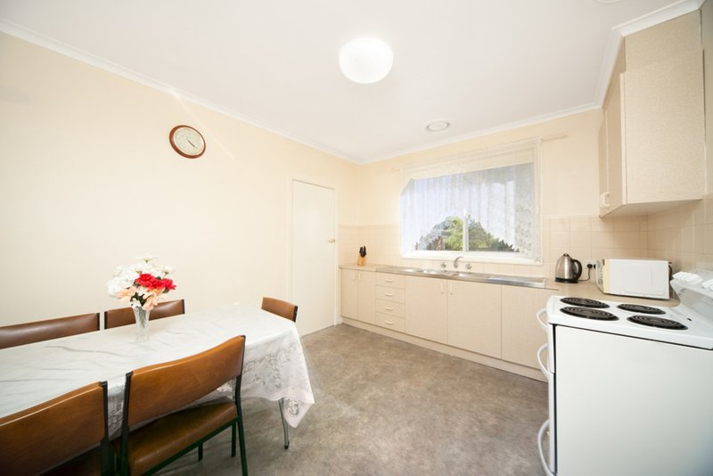 Photo - 22 Haresta Avenue, Dandenong VIC 3175 - Image 5