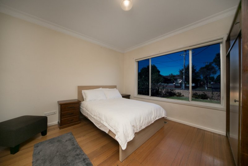 Photo - 22 Haresta Avenue, Dandenong VIC 3175 - Image 8