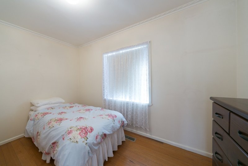 Photo - 22 Haresta Avenue, Dandenong VIC 3175 - Image 9